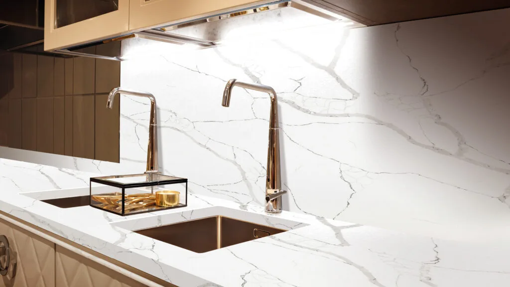 7400 Calacatta Dauphine