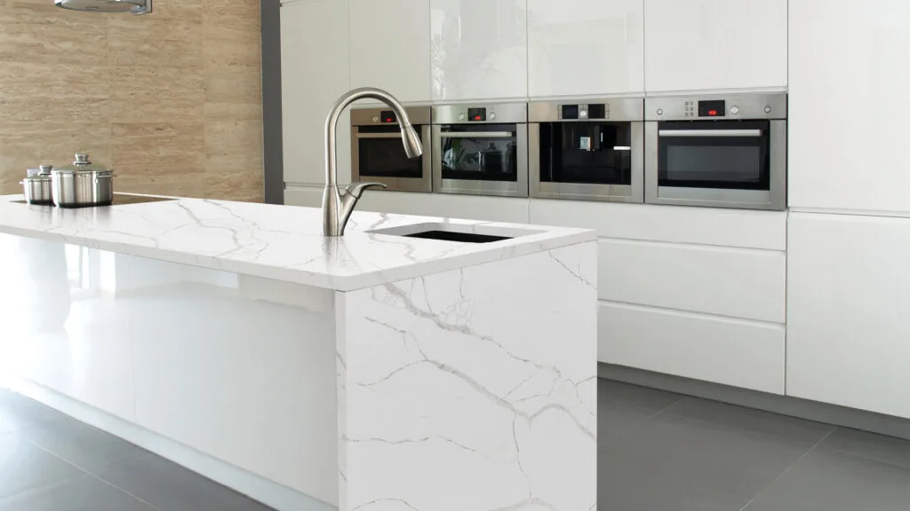 7400 Calacatta Dauphine